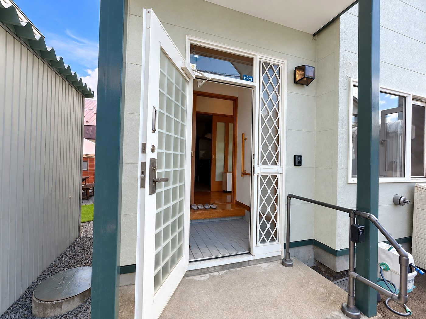 Entrance porch